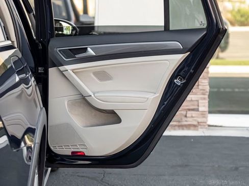 Used 2019 Volkswagen Golf Alltrack SE image 29