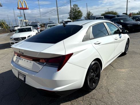 Used 2022 Hyundai Elantra SEL w/ Winter Weather Package image 4