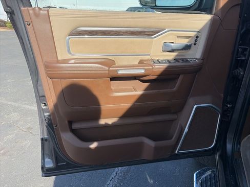 Used 2019 RAM 2500 Laramie image 13