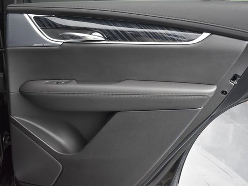 Used 2024 Cadillac XT6 Premium Luxury image 28