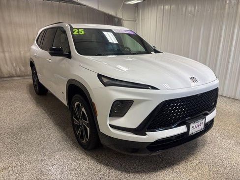 Used 2025 Buick Enclave Sport Touring image 2