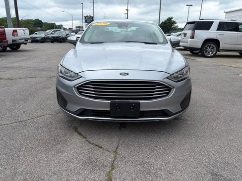 Used 2020 Ford Fusion SE FWD image 2