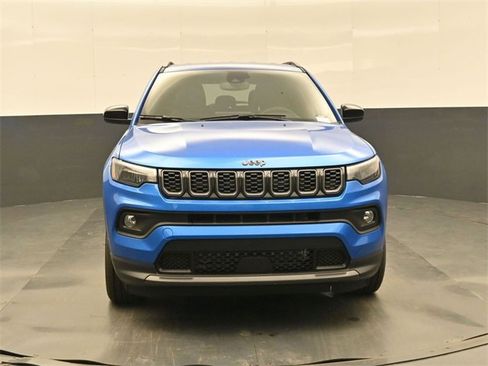 Used 2026 Jeep Compass Latitude image 5