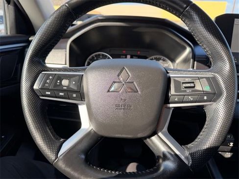 Used 2024 Mitsubishi Outlander SE image 9