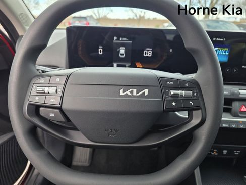 New 2025 Kia K4 LXS image 20