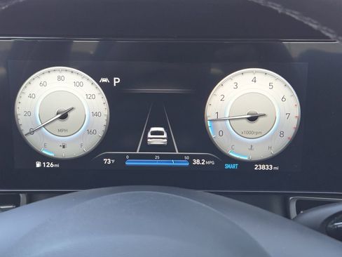 Used 2023 Hyundai Elantra Limited image 11