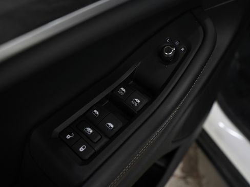 Used 2024 Jeep Grand Cherokee Limited image 20