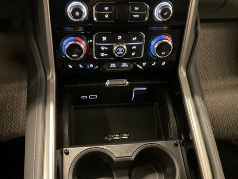 Used 2024 GMC Yukon XL Denali w/ Denali Reserve Package AWD/4WD image 22