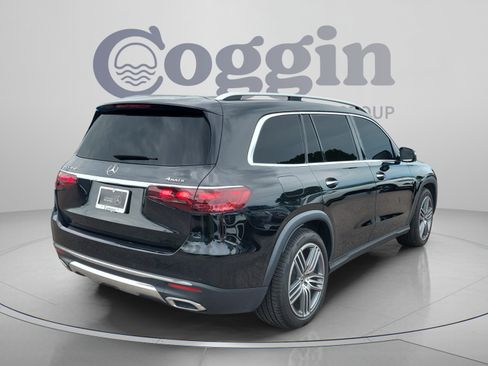 Used 2024 Mercedes-Benz GLS 450 4MATIC image 3