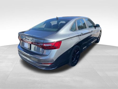 Used 2025 Volkswagen Jetta SE w/ Sunroof Package image 5