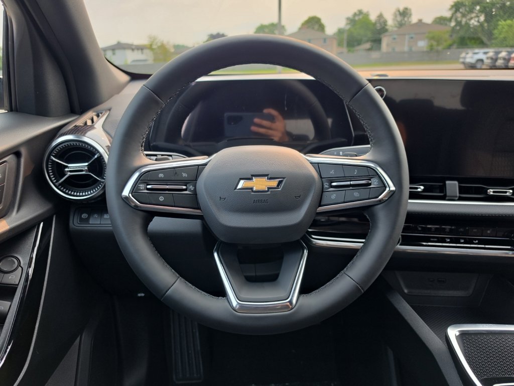 New 2027 Chevrolet Equinox LT FWD image 11