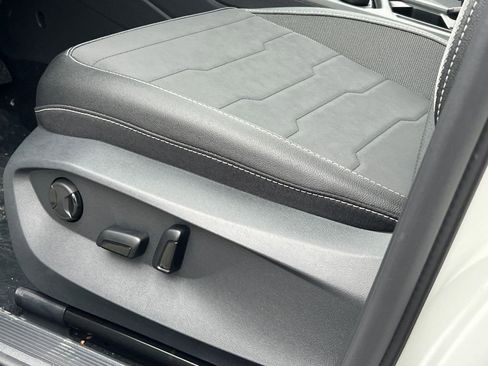 New 2025 Volkswagen Taos SE image 16