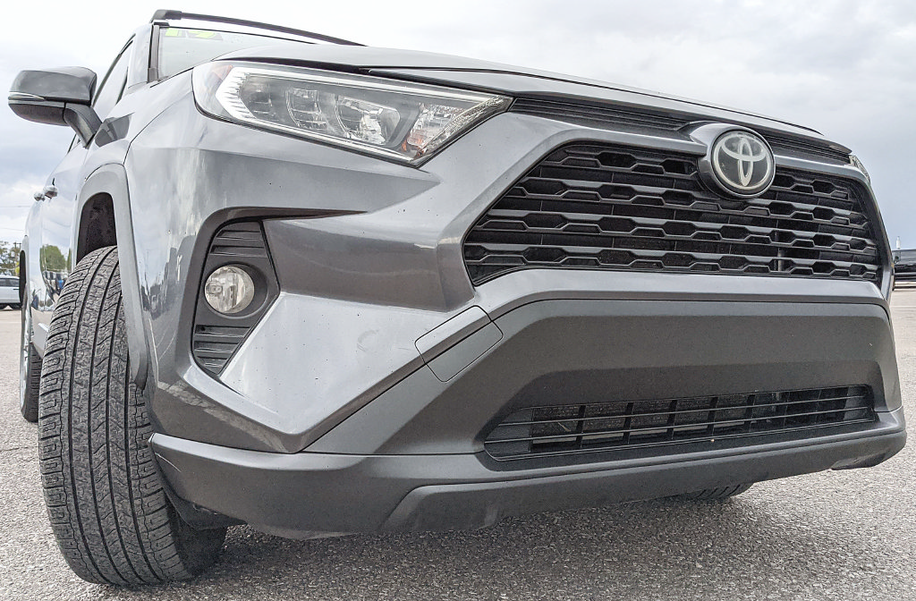 Used 2019 Toyota RAV4 XLE Premium w/ Cold Weather Package AWD/4WD image 23