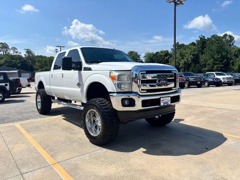Used 2012 Ford F250 Lariat image 3