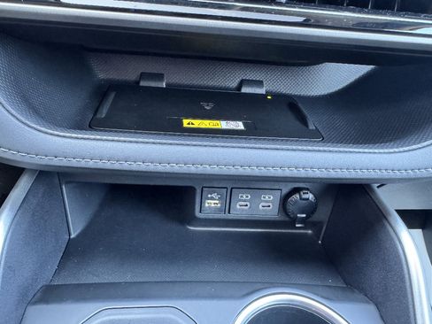 Used 2023 Toyota Highlander XLE image 20