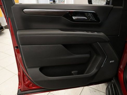 New 2026 Chevrolet Suburban Premier w/ Sun And Tow Package image 30