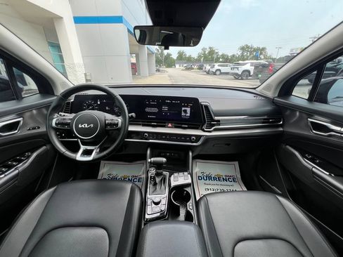 Used 2024 Kia Sportage SX FWD image 2