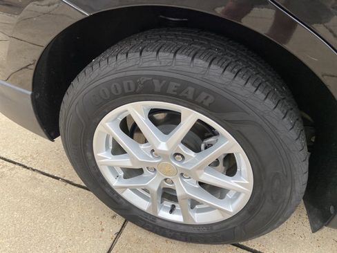 Used 2023 Chevrolet Equinox LT AWD/4WD image 31