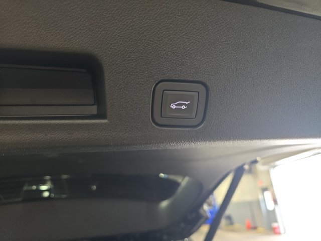 Used 2026 Chevrolet Traverse High Country w/ LPO, Floor Liner Package AWD/4WD image 15