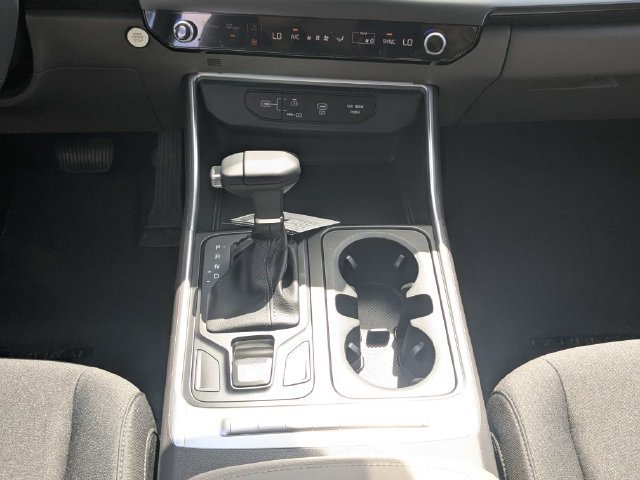New 2027 Kia Carnival LX FWD image 19