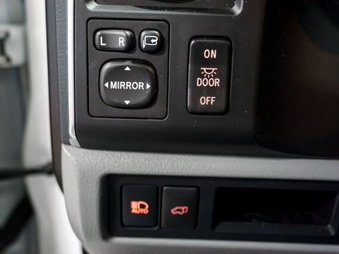 Used 2022 Toyota Sequoia Platinum AWD/4WD image 17