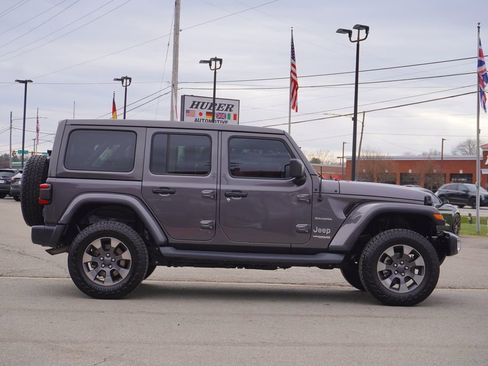 Used 2018 Jeep Wrangler Unlimited Sahara image 8