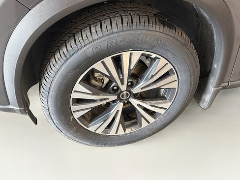 Used 2021 Nissan Rogue SV w/ Premium Package AWD/4WD image 11