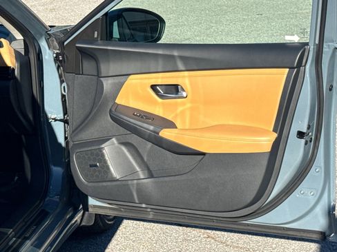 Used 2024 Nissan Sentra SV w/ SV Premium Package image 14