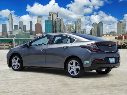 Used 2017 Chevrolet Volt LT FWD image 6