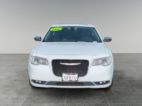 Used 2016 Chrysler 300 C image 8