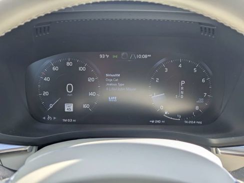 Used 2019 Volvo XC60 T5 Momentum w/ Multimedia Package AWD/4WD image 30