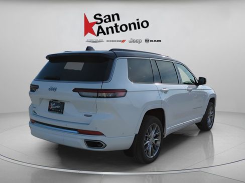 New 2025 Jeep Grand Cherokee L Summit w/ MOPAR Finishing Package AWD/4WD image 8