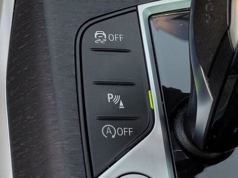 Used 2021 BMW 330i Sedan w/ Premium Package image 22