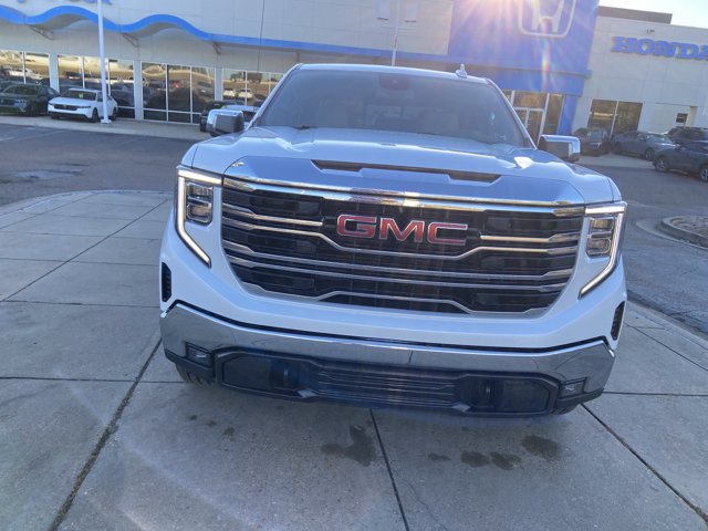 Used 2023 GMC Sierra 1500 SLT w/ SLT Premium Package AWD/4WD image 12
