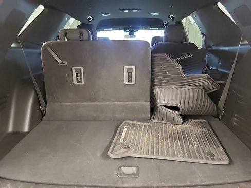 Used 2022 Chevrolet Traverse LT AWD/4WD image 10