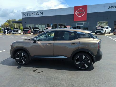 Used 2026 Nissan Kicks SR FWD image 10