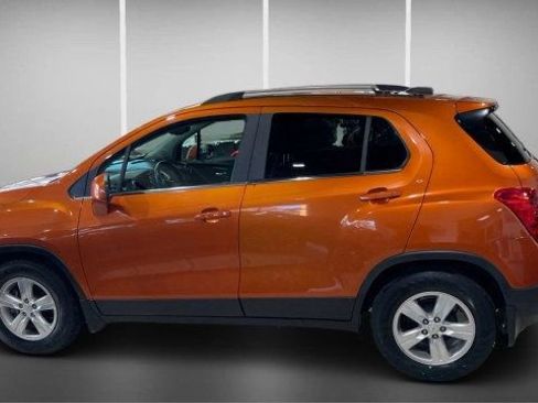 Used 2015 Chevrolet Trax LT w/ LT Sun and Sound Package image 6