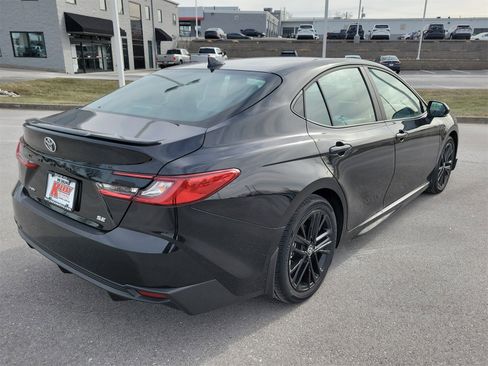 Certified 2025 Toyota Camry SE image 4