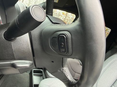 Used 2023 RAM 1500 Big Horn image 14