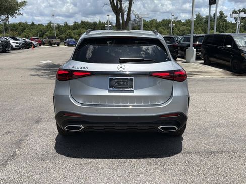 Used 2025 Mercedes-Benz GLC 300 image 4
