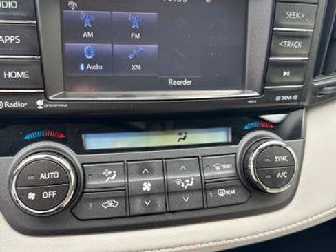 Used 2017 Toyota RAV4 XLE FWD image 9