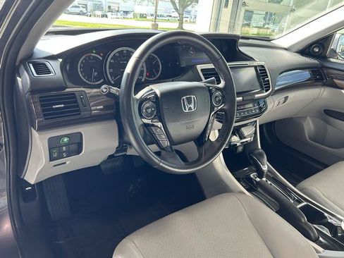 Used 2017 Honda Accord EX-L image 17