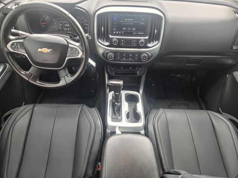 Used 2021 Chevrolet Colorado LT RWD image 2