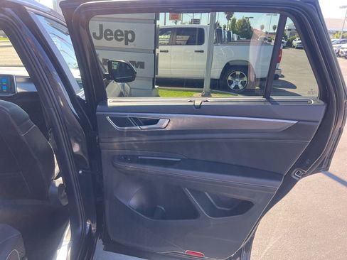 Used 2025 Volkswagen Atlas Cross Sport SE AWD/4WD image 37