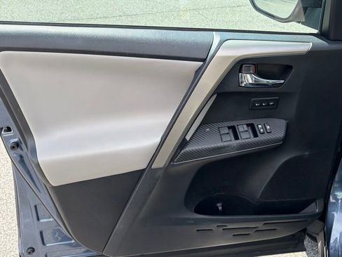 Used 2014 Toyota RAV4 Limited w/ Technology Package image 12