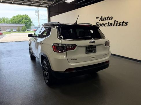 Used 2025 Jeep Compass Limited AWD/4WD image 3