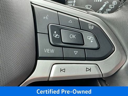 Certified 2025 Volkswagen Atlas Cross Sport SEL R-Line AWD/4WD image 33