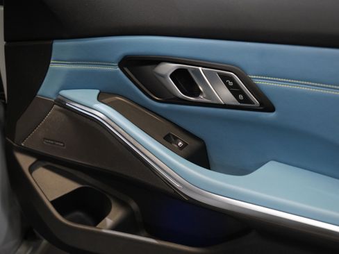 Used 2021 BMW M3 Competition image 21