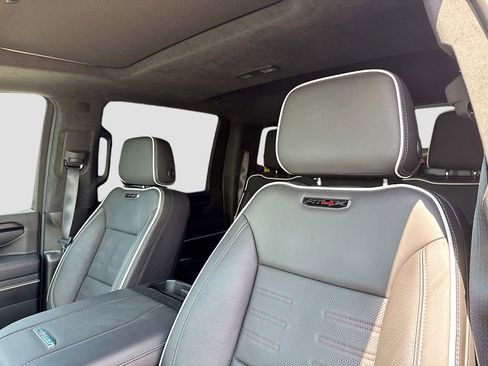 Used 2025 GMC Sierra 2500 AT4X image 13