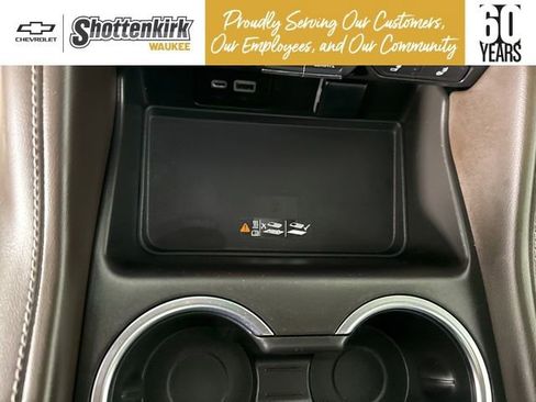 Used 2022 Chevrolet Tahoe LT w/ Luxury Package image 40